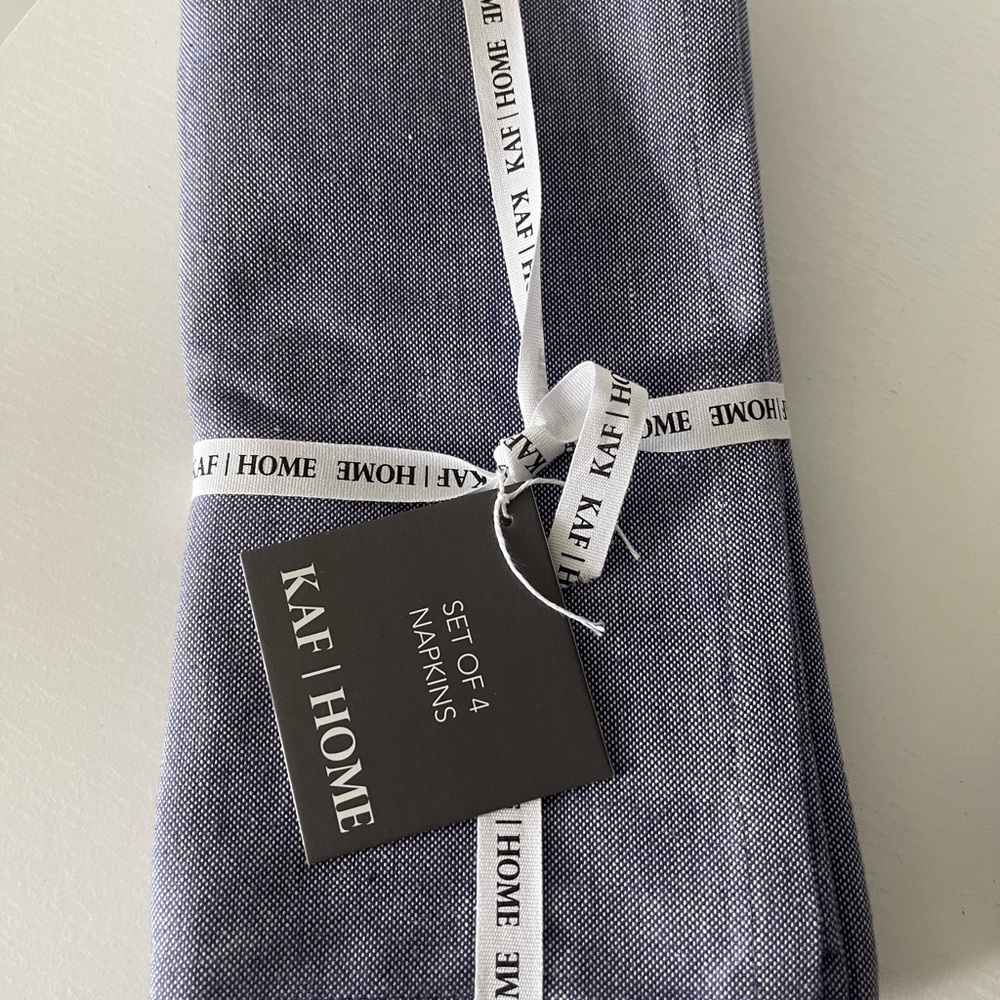 NEW KAF HOME SET OF 4 COTTON CHAMBRAY NAPKINS IN NAVY